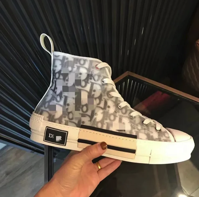 Dior B23