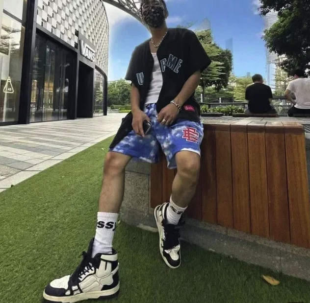 EE shorts 