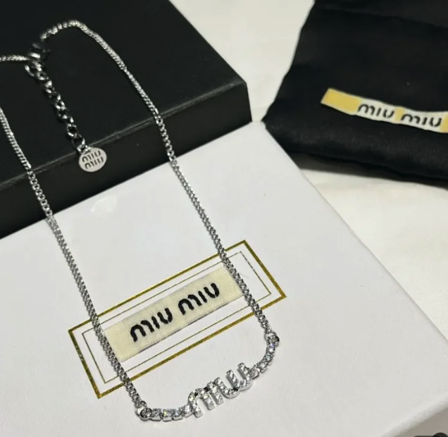 miumiu necklace