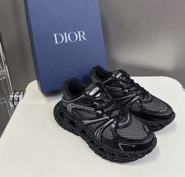 DIO B35 sneaker