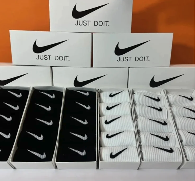 NIKE Socks