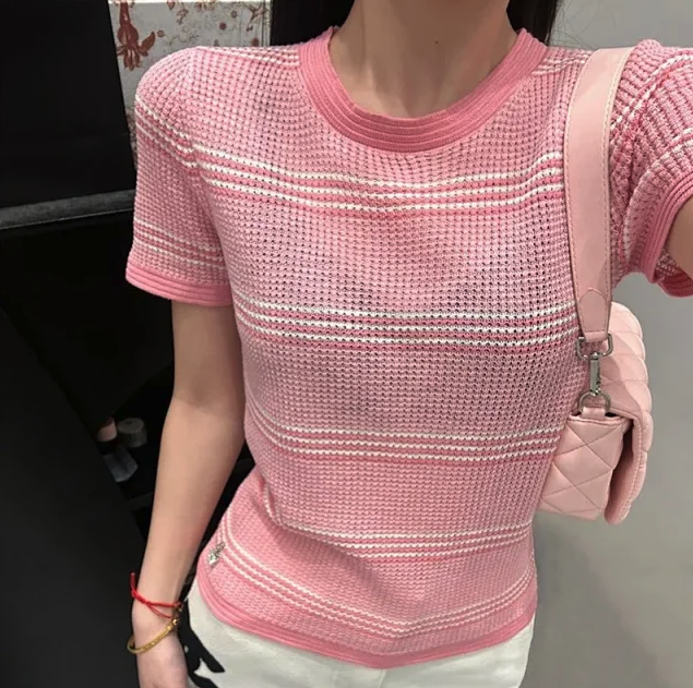 CHANEL T-shirt