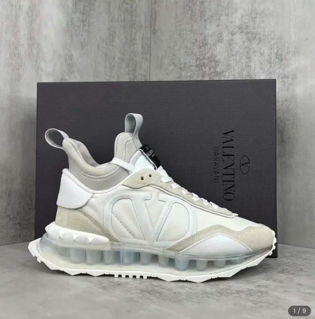 Valentino 999