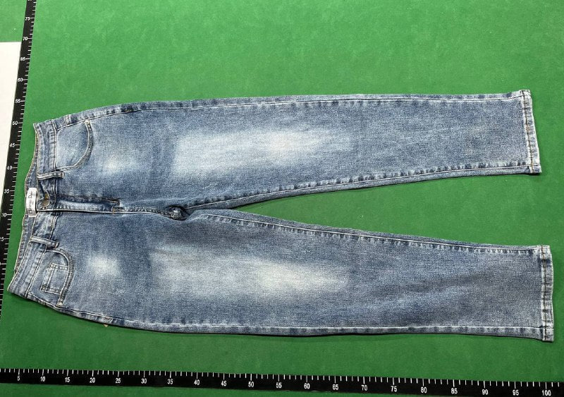 Dior jeans    (40 CP)