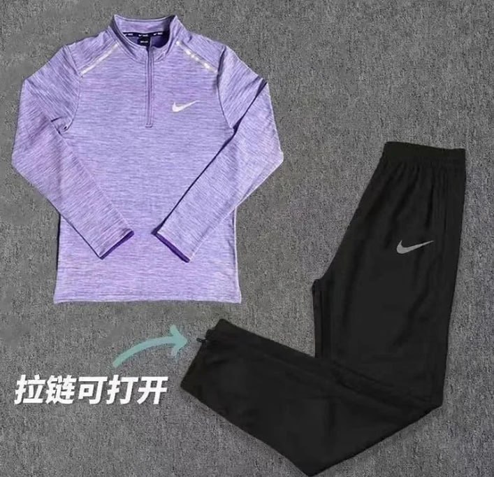 NIKE  sandals