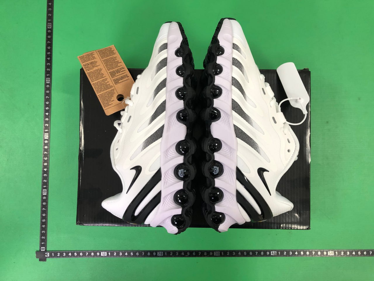 NIKE AIR MAX DN8