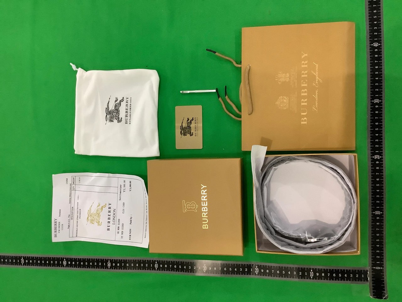 Louis Vuitton Burberry belts (40+)