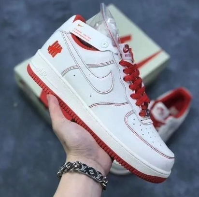 NIKE AIR FORCE 