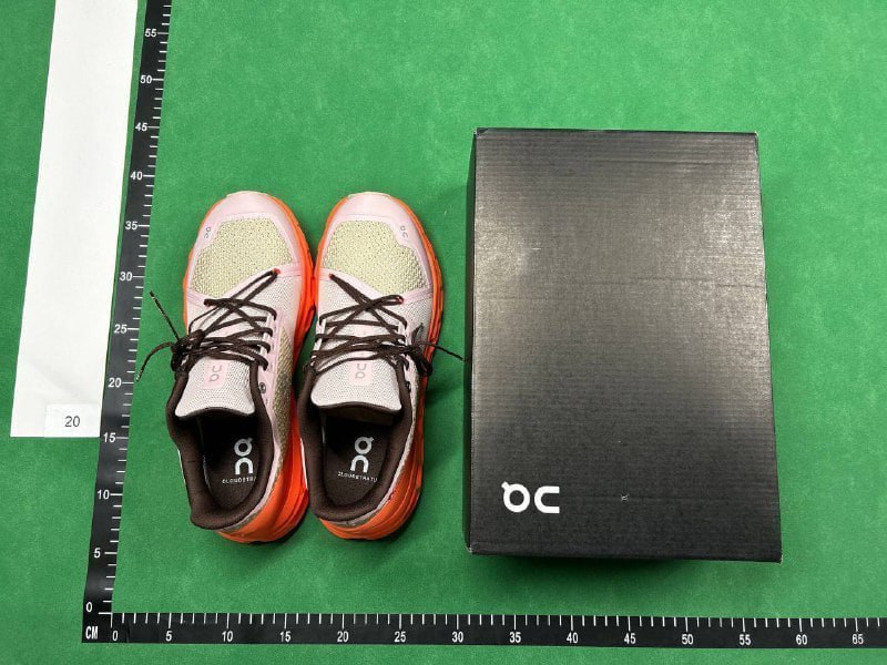 On cloud shoes   (30 CP)