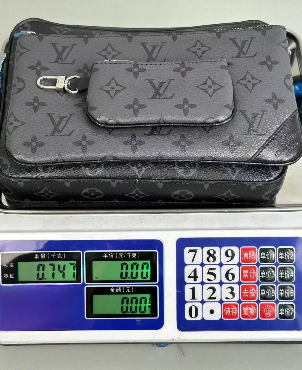 Louis Vuitton Purse 