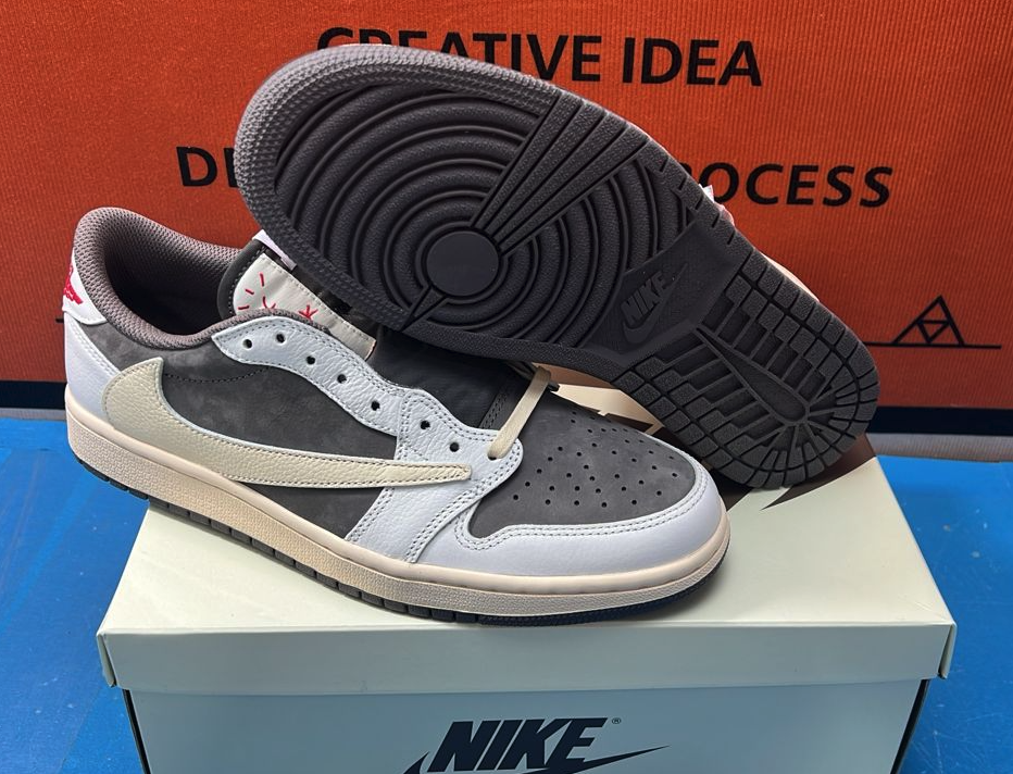 Travis Scott x Air Jordan 1（16style）