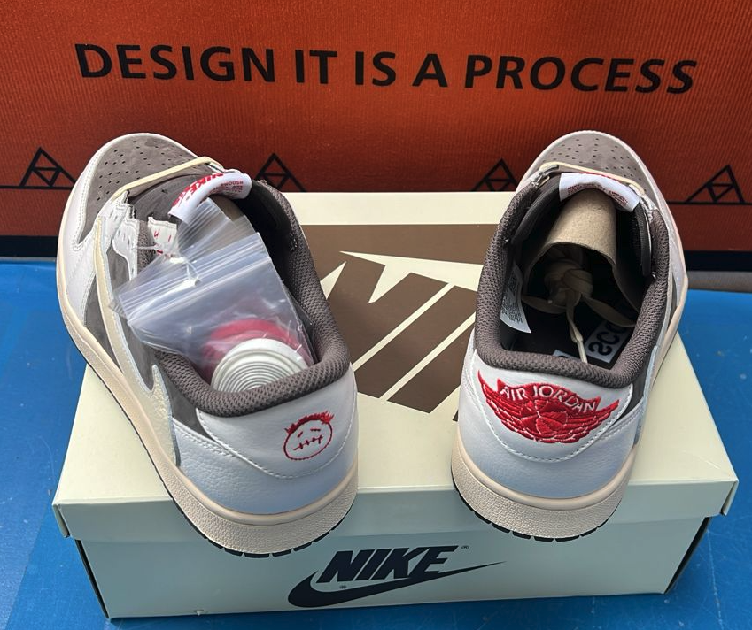 Travis Scott x Air Jordan 1（16style）
