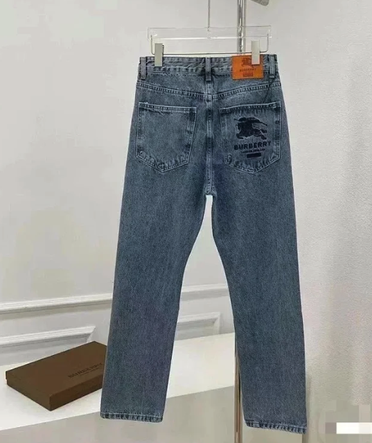 BURBERRY Jeans