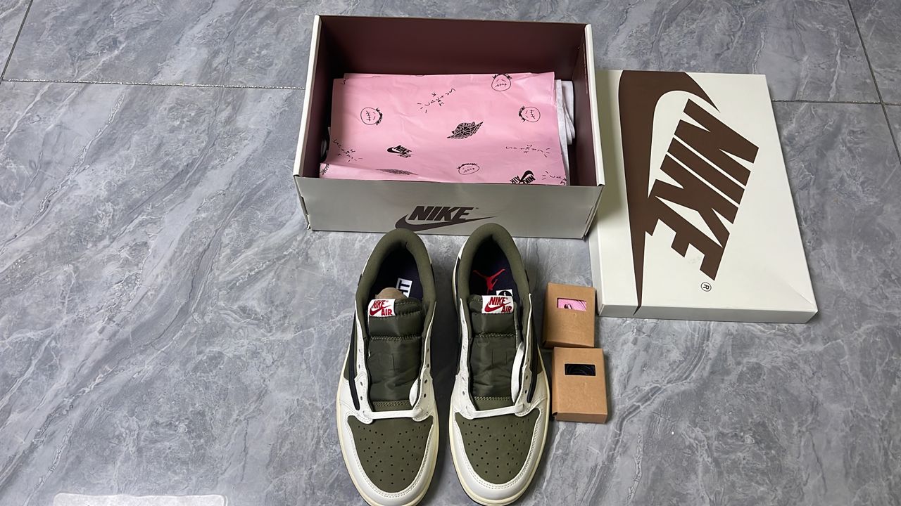 Air Jordan 1 Travis Scott Low sneakers 