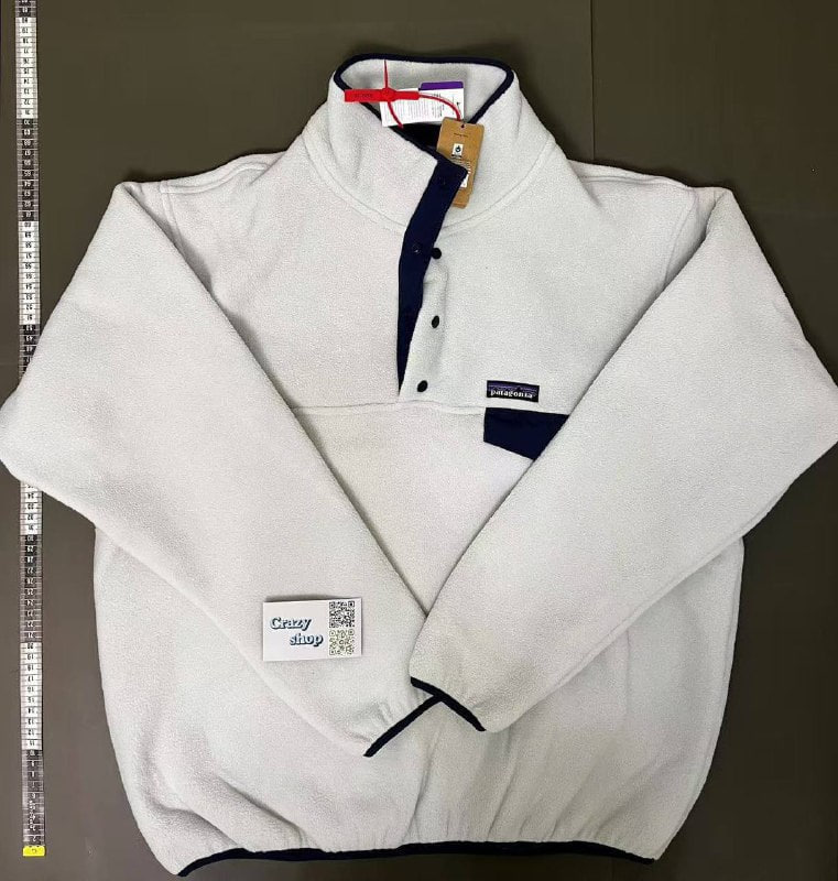 Patagonia Fleece Sweatshirt     (40 CP)