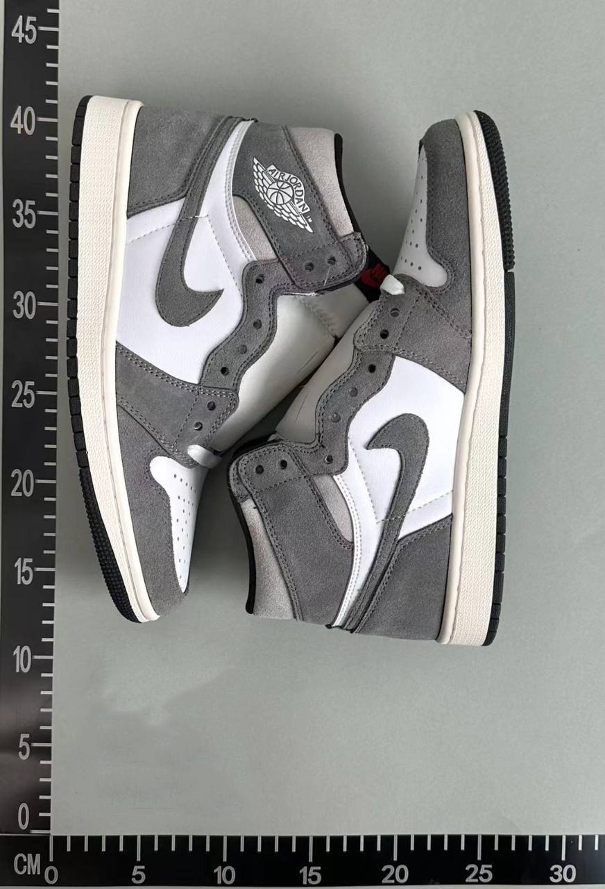 NIKE AIR JORDAN 1 Hight