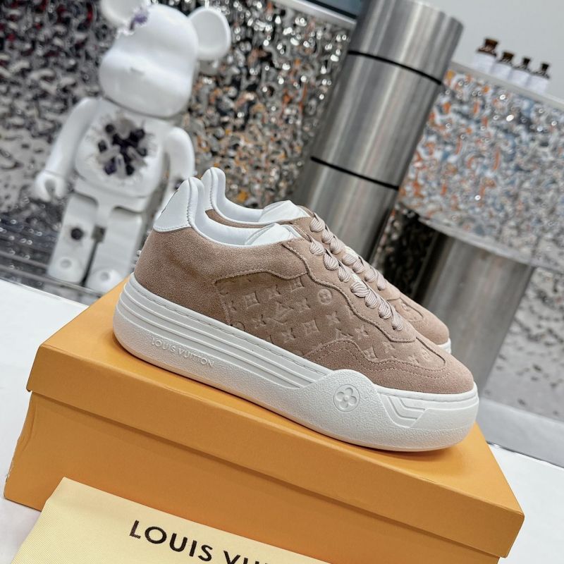 Groovy platform sneaker