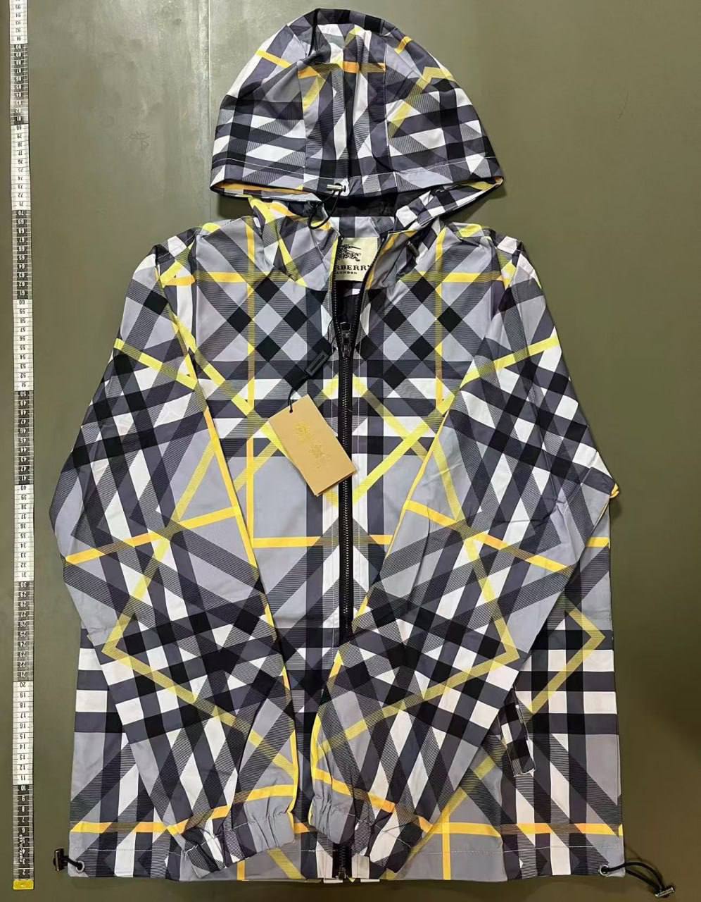 BURBERRY WINDBREAKER