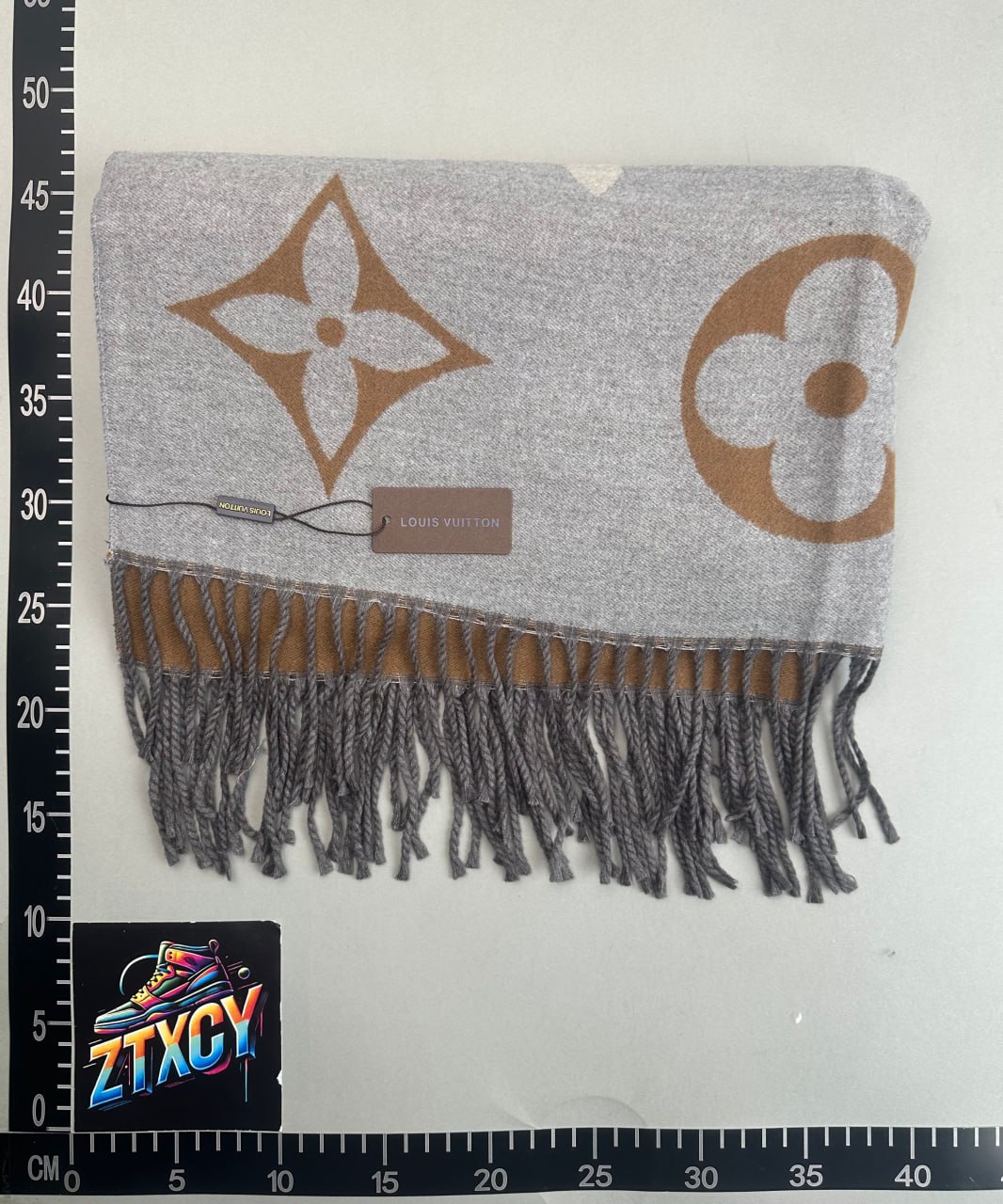  LV scarf