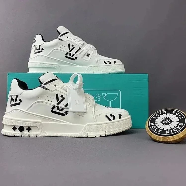 Louis Vuitton (24 style)