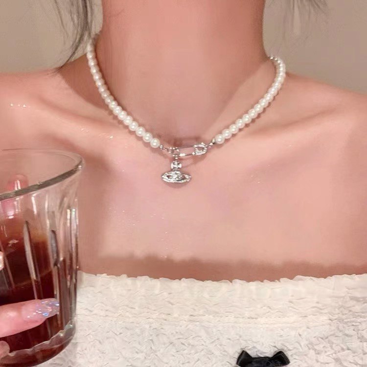 Vivi Enne West Wood Necklace 