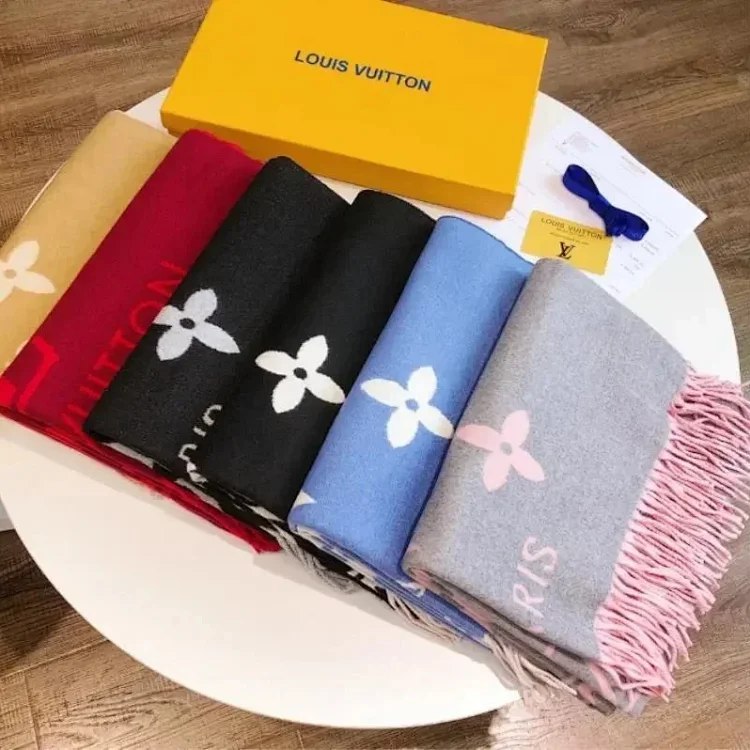 LOUIS VUITTN LV Scarves