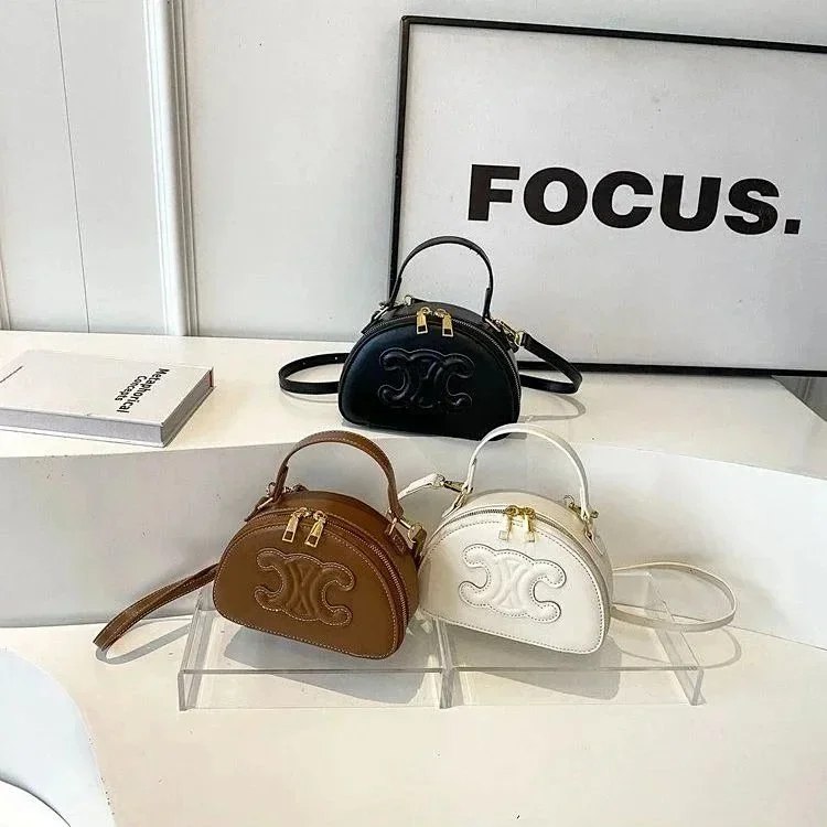 Single shoulder handbag