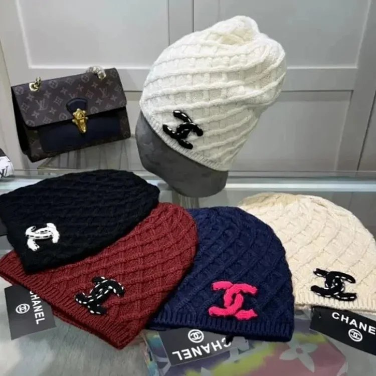 CHANEL Wool hat